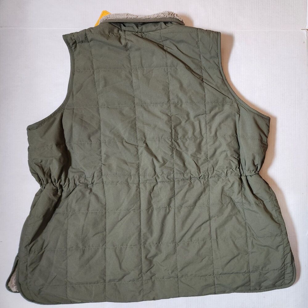 Carhartt Rain Defender Lightweight Insulated Mock‑Neck Vest Women’s 2X Green - Picture 2 of 8